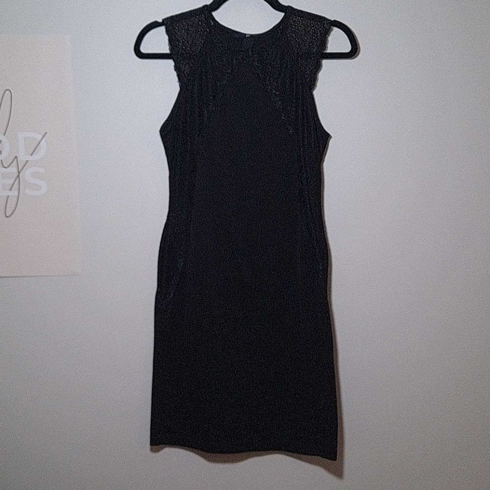 Black dress, medium
